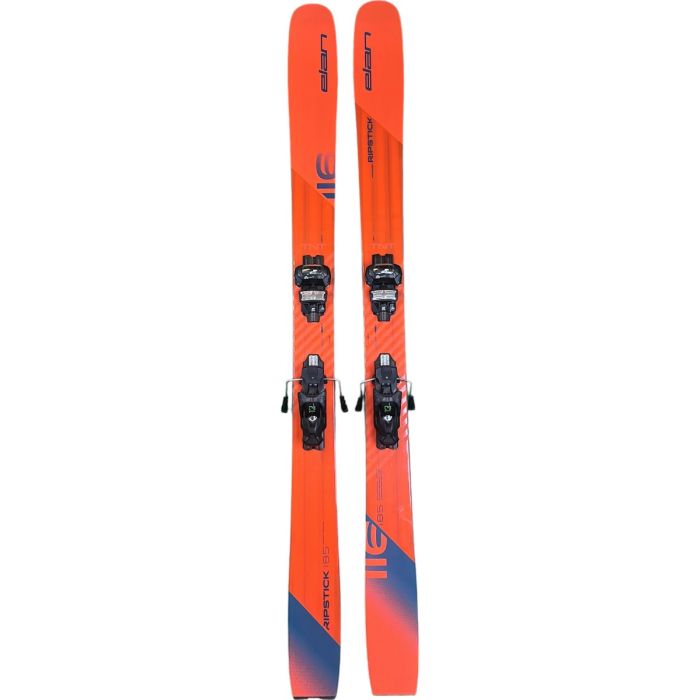 Esquíes Elan Ripstick 116 con fijaciones montadas, vistos de frente.