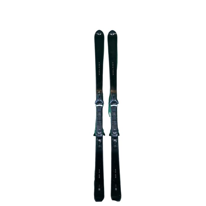 Esquíes Volant Black M 12 GW con fijaciones montadas, vista frontal.