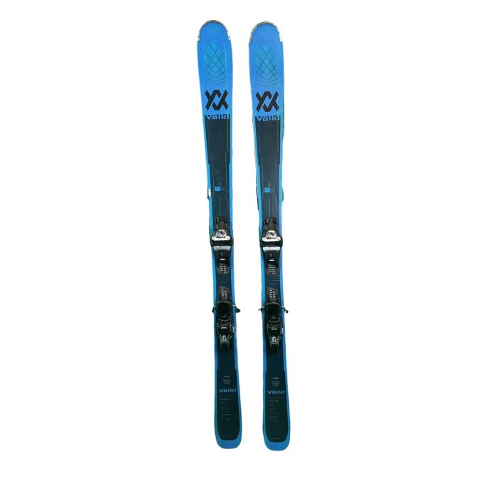 Esquíes Völkl Kendo 88 con fijaciones, vista frontal detallada.