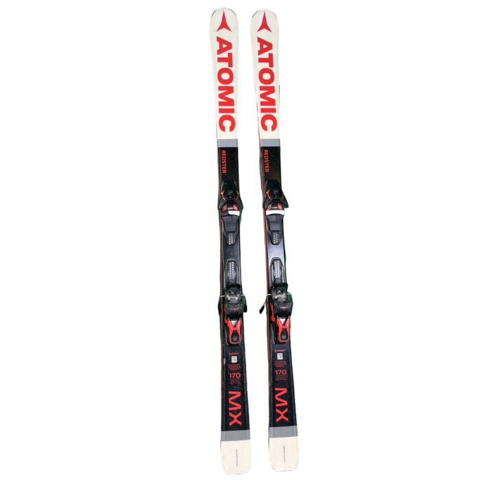 Esquíes Atomic Redster MX con diseño completo y base deslizante visible.